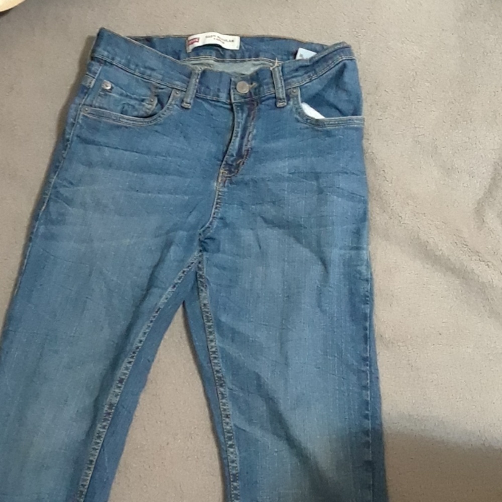 Medium wash Levi denim jeans